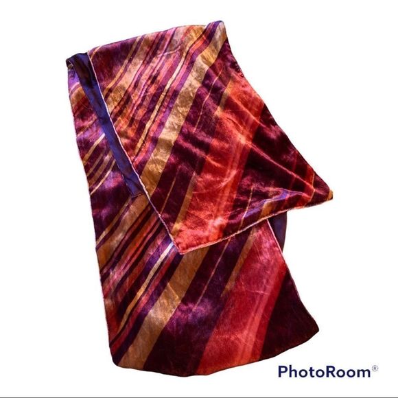 Velveteen Red Patterned Scarf - Picture 3 of 8